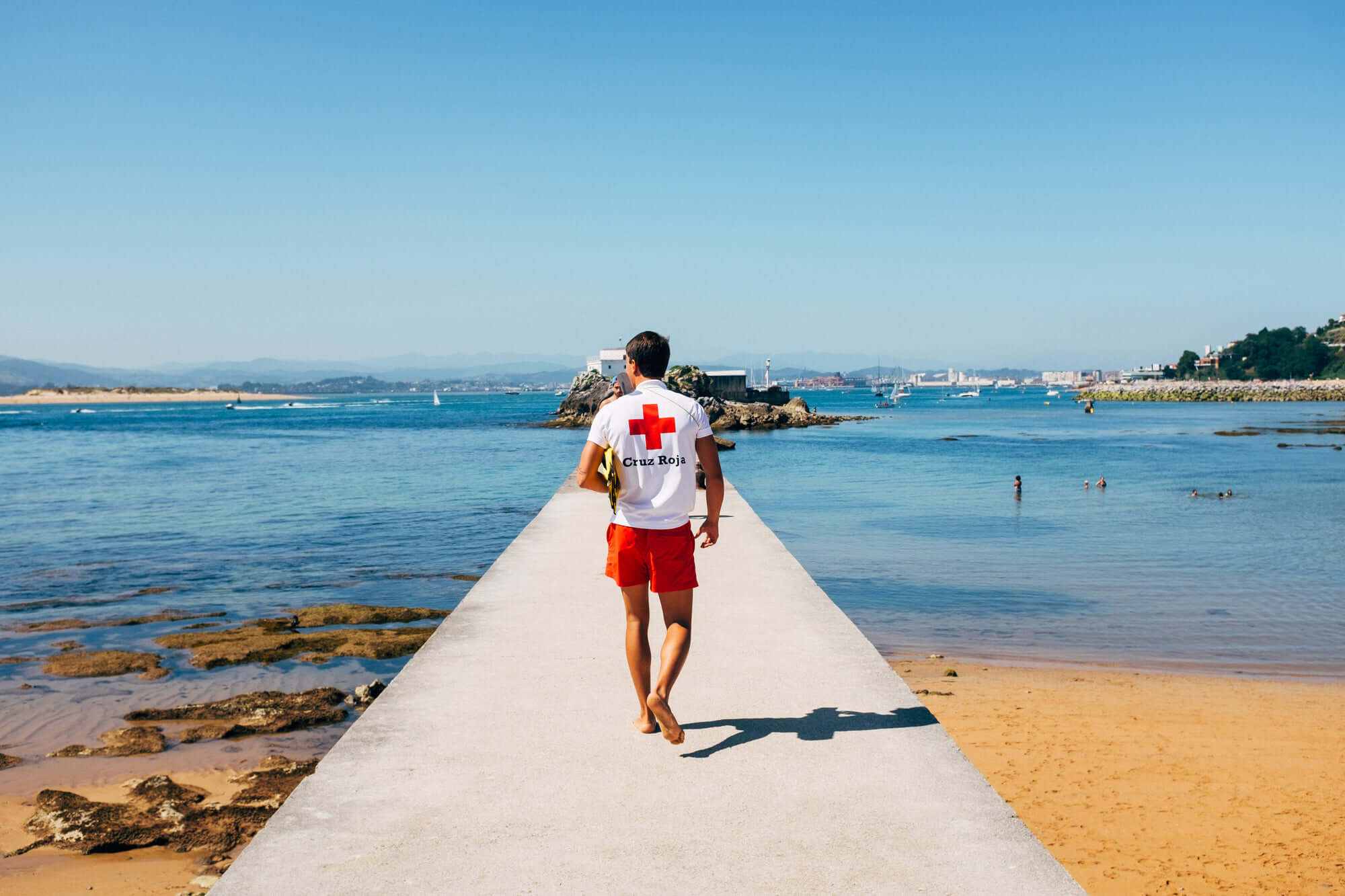 10 Essential Safety Tips for Open Water Swimming | AQTIVAQUA Blog ...